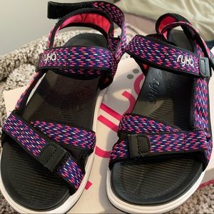 Rule Lapis Sandal size 7m New with box